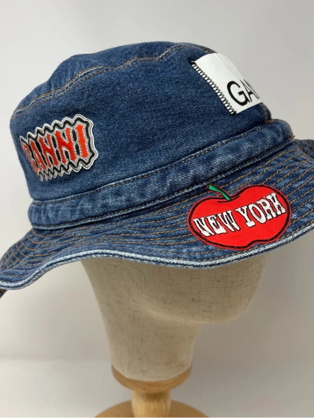 GANNI Denim‎ Bucket Hat Patch Logo New York Apple Blue